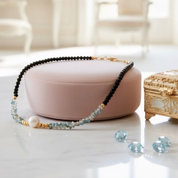 🆕️ Boho Chic Crystal & Freshwater Pearl Necklace With Gold Plated Bead Accents - Picture 4 of 11